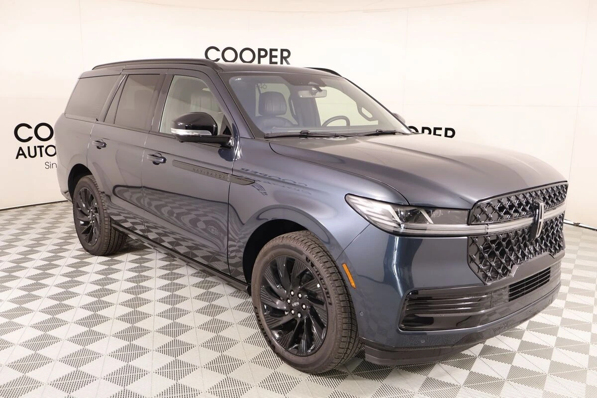 2025 Lincoln Navigator Reserve 4WD's photo