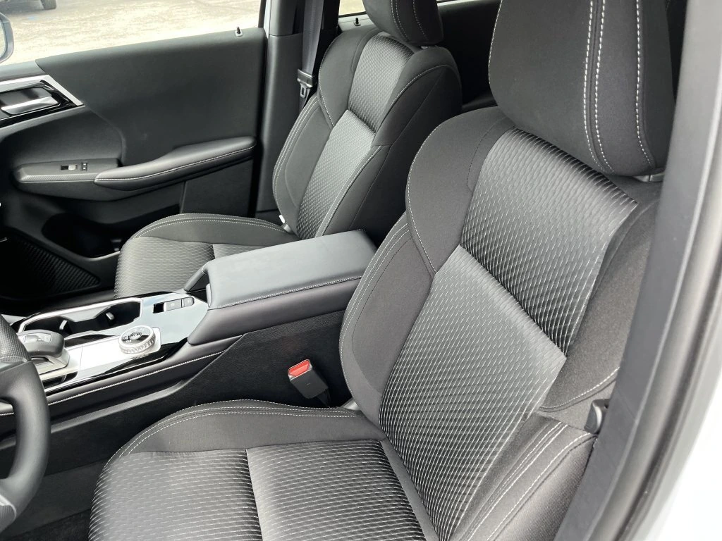 2026 Mitsubishi Outlander ES - Photo 12