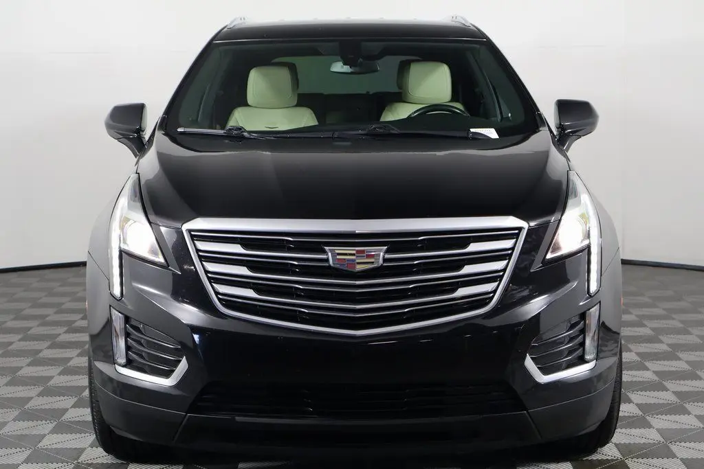 2018 Cadillac XT5 Base photo 2
