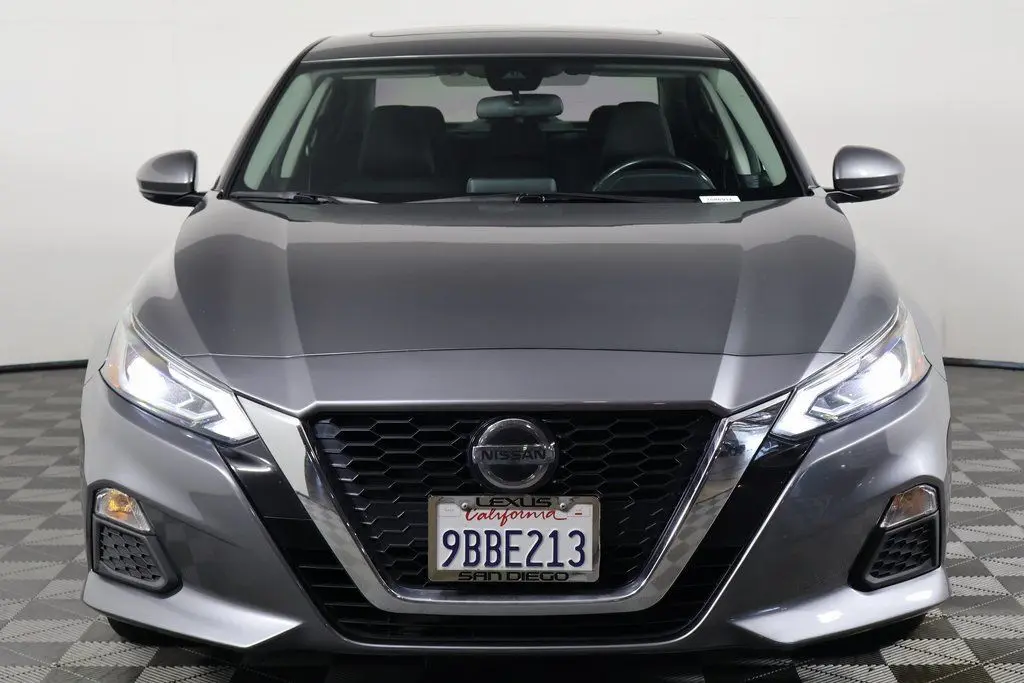2022 Nissan Altima 2.5 SV photo 2
