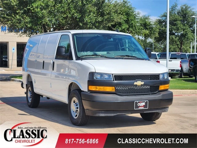 2025 Chevrolet Express 2500 Work Van HD's photo