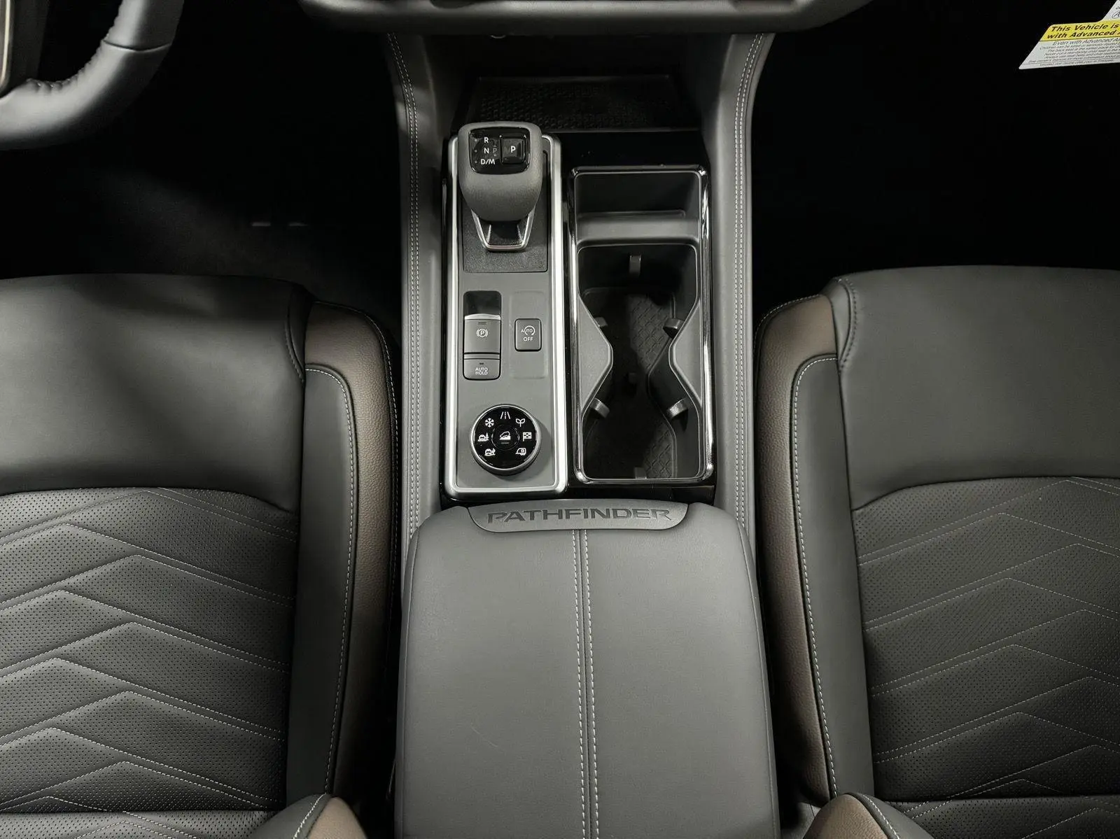2025 Nissan Pathfinder Platinum photo 22