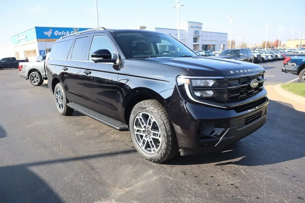 2025 Ford Expedition Active's photo