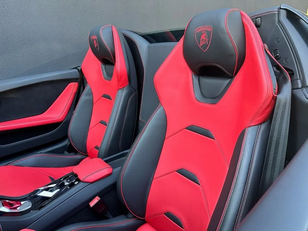 2023 Lamborghini Huracan Evo Base photo 3