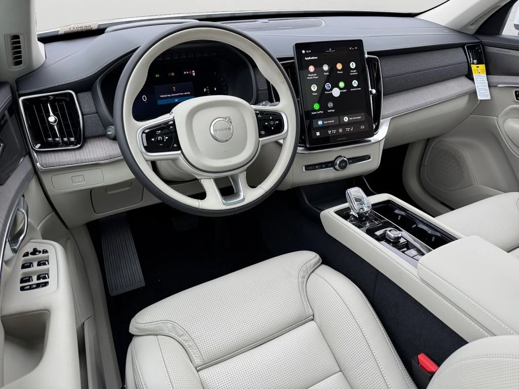 2026 Volvo - image 11