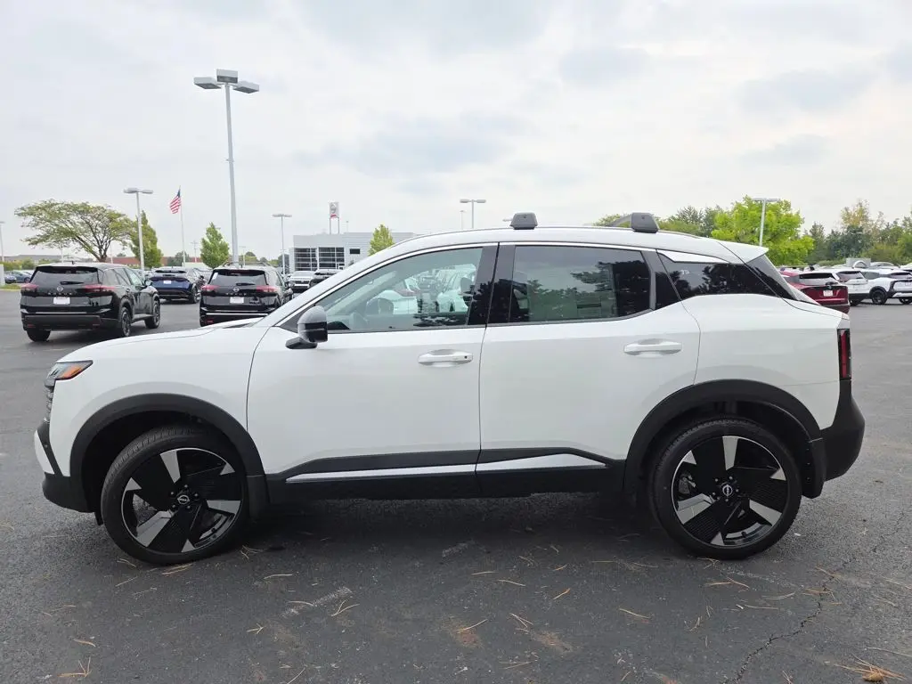 2026 Nissan Kicks SR photo 7