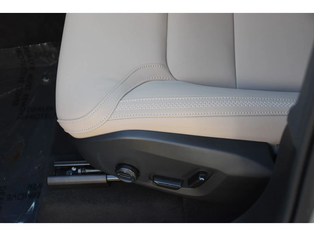 2026 Volvo - image 34