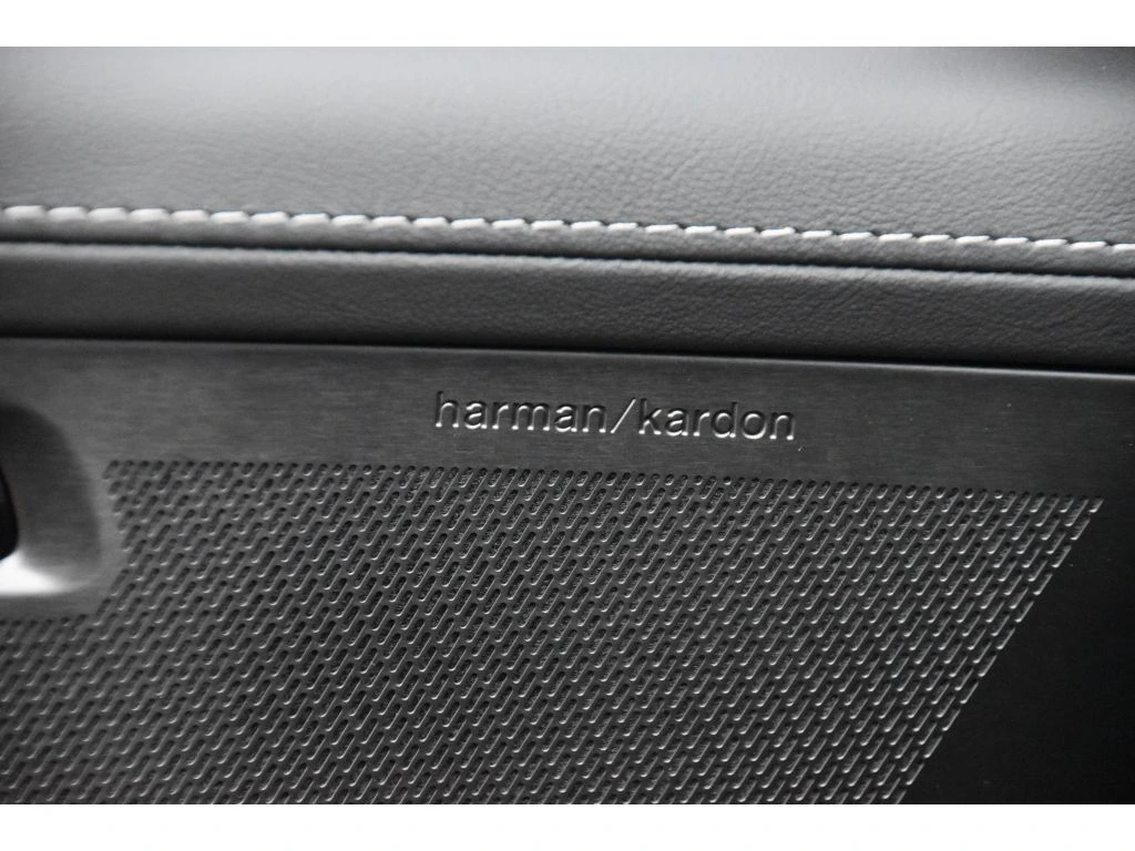 2026 Volvo - image 27