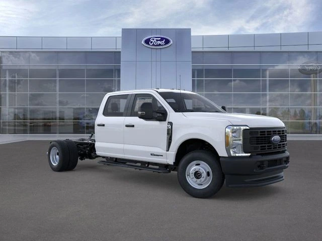 2026 Ford F-350 Super Duty Chassis Cab XL's photo