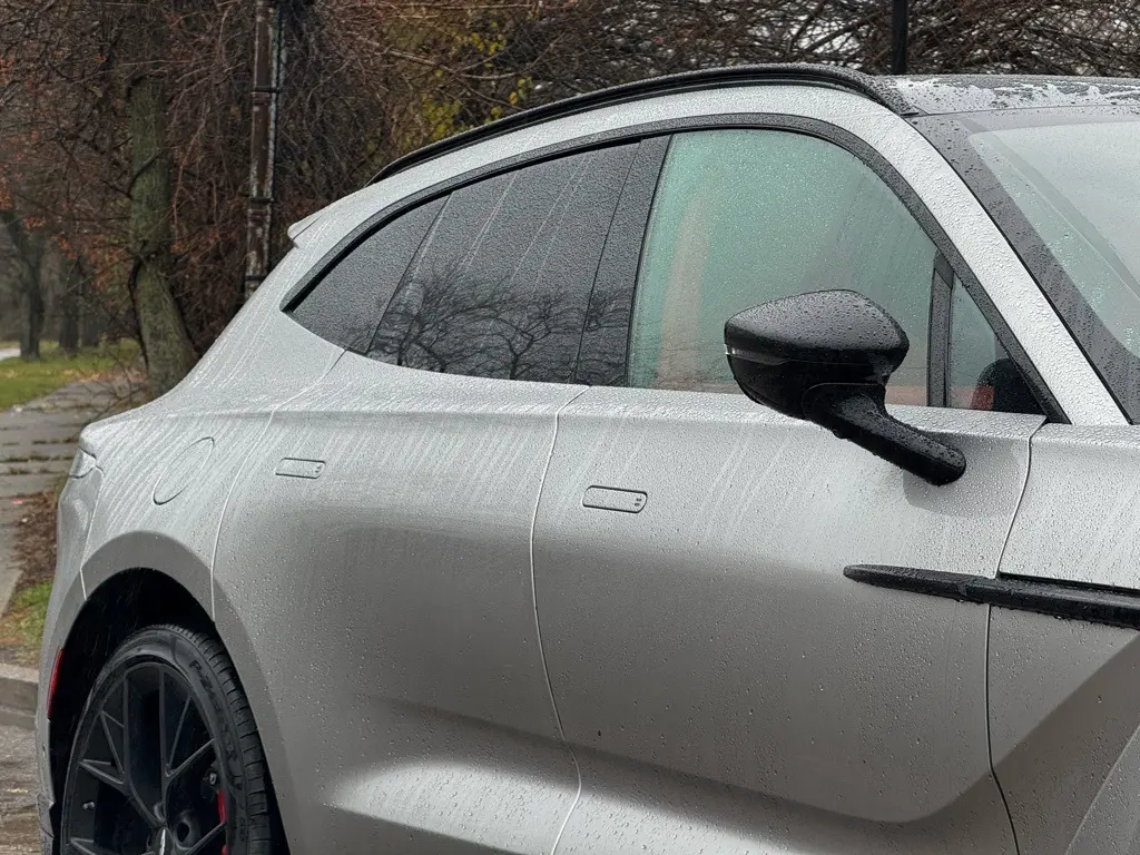 2025 Aston Martin DBX AM8 DBX707 photo 3