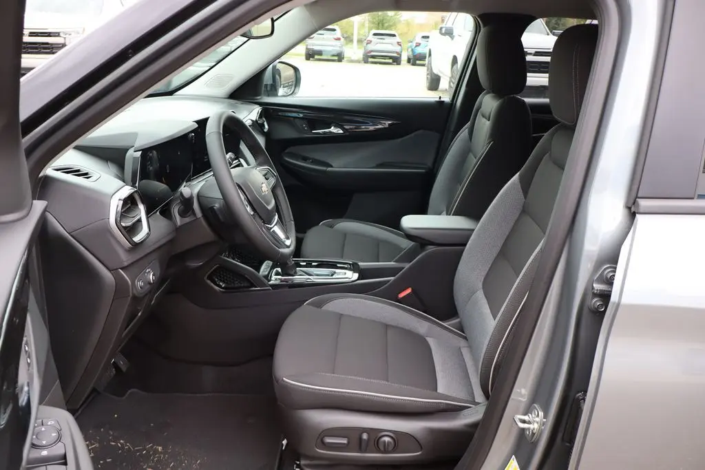 2026 Chevrolet Trailblazer LT photo 7