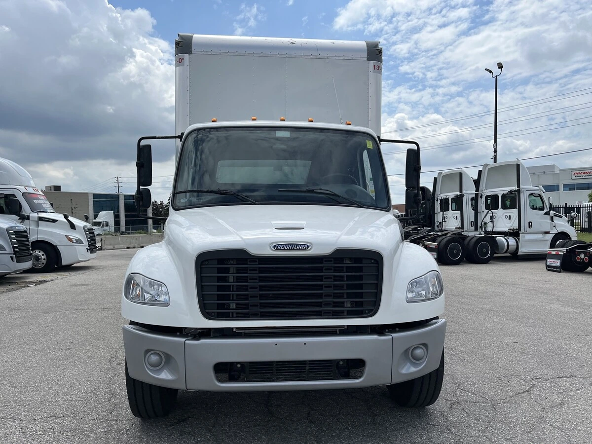 2023 Freightliner M2 106 — photo 2