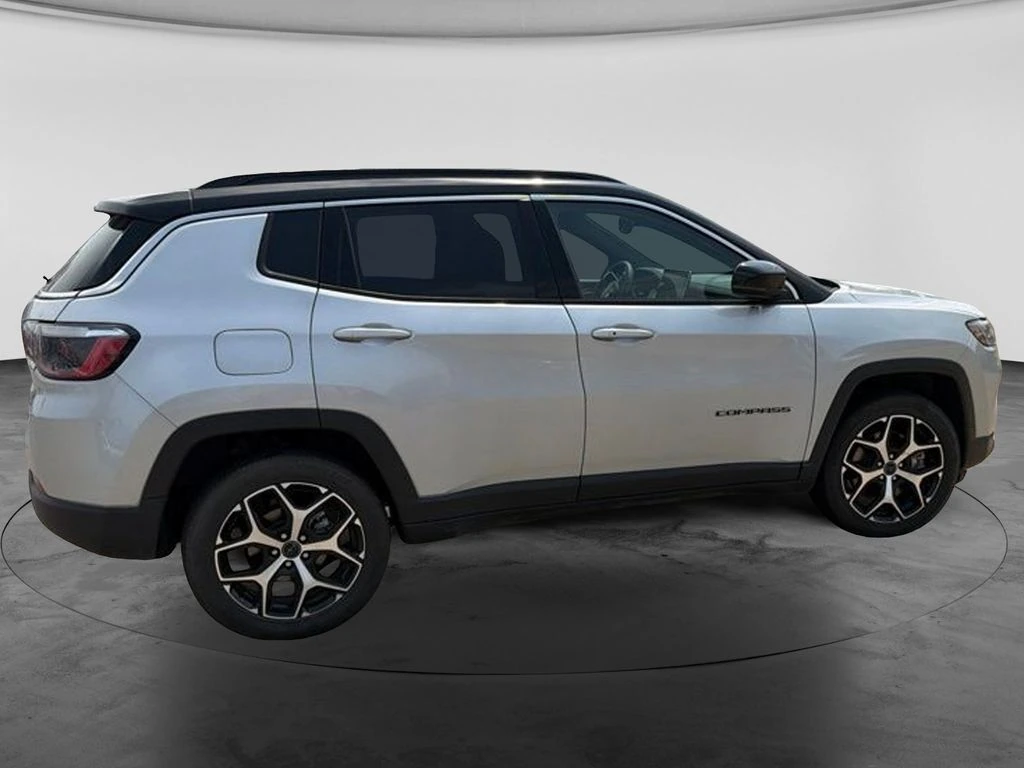 2025 Jeep Compass Limited - Photo 12