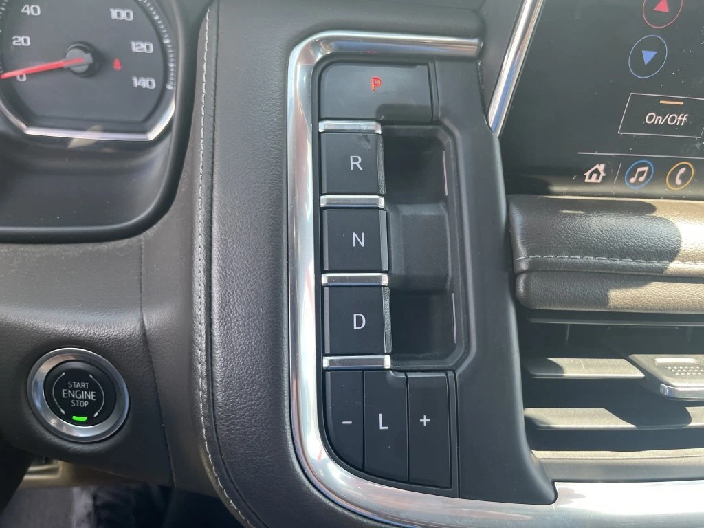 2021 Chevrolet Suburban LT - Photo 23