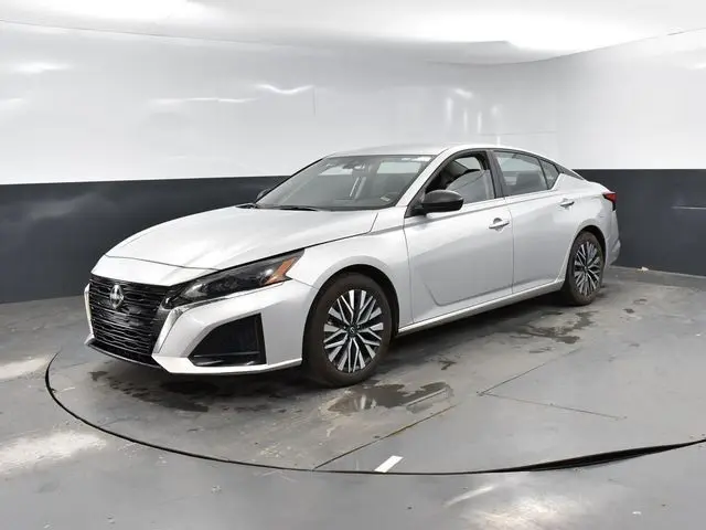 2024 Nissan Altima 2.5 SV photo 2