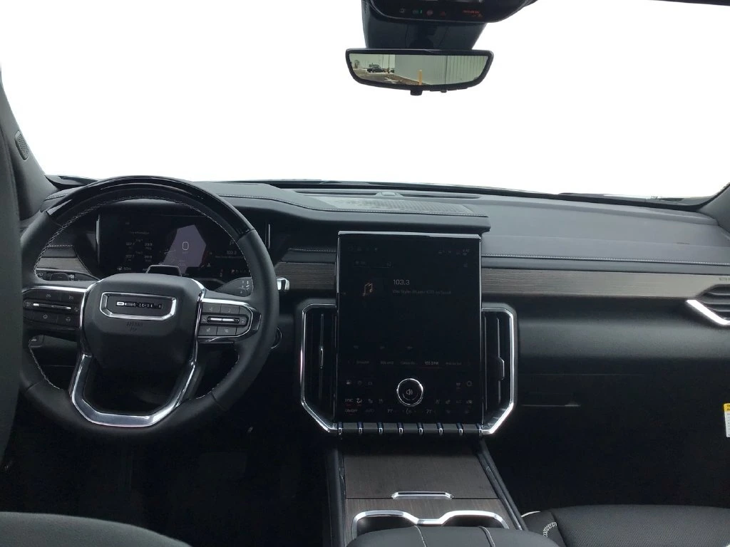 2026 GMC Acadia Denali - Photo 23
