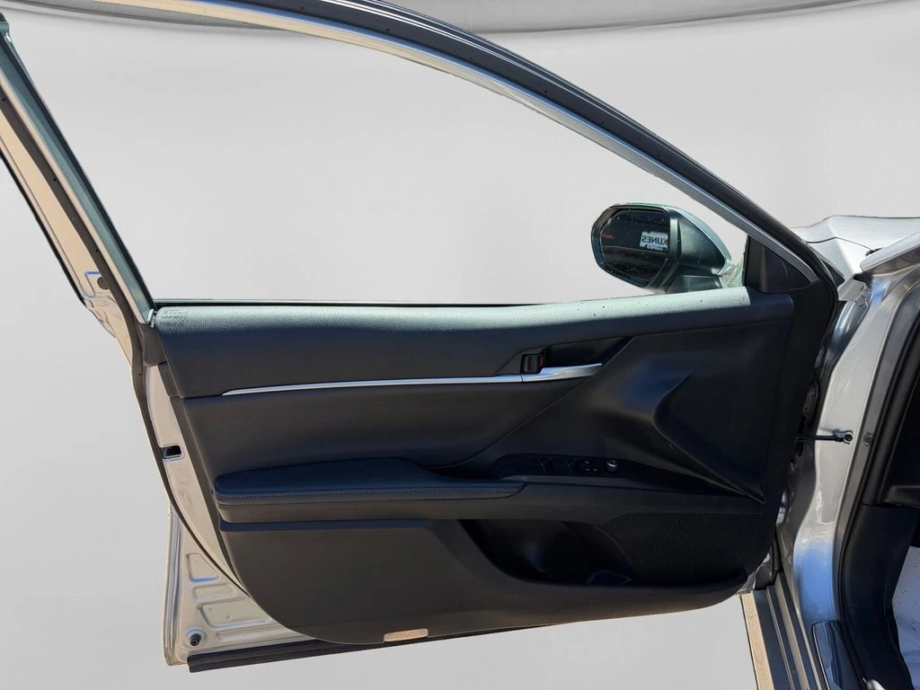 2023 Toyota Camry XLE - Photo 18