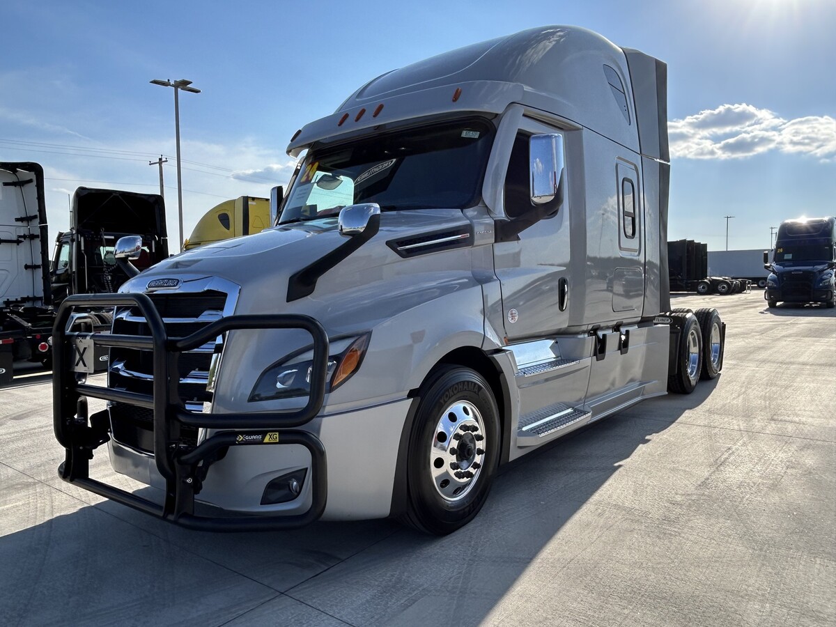 2024 FREIGHTLINER Cascadia
