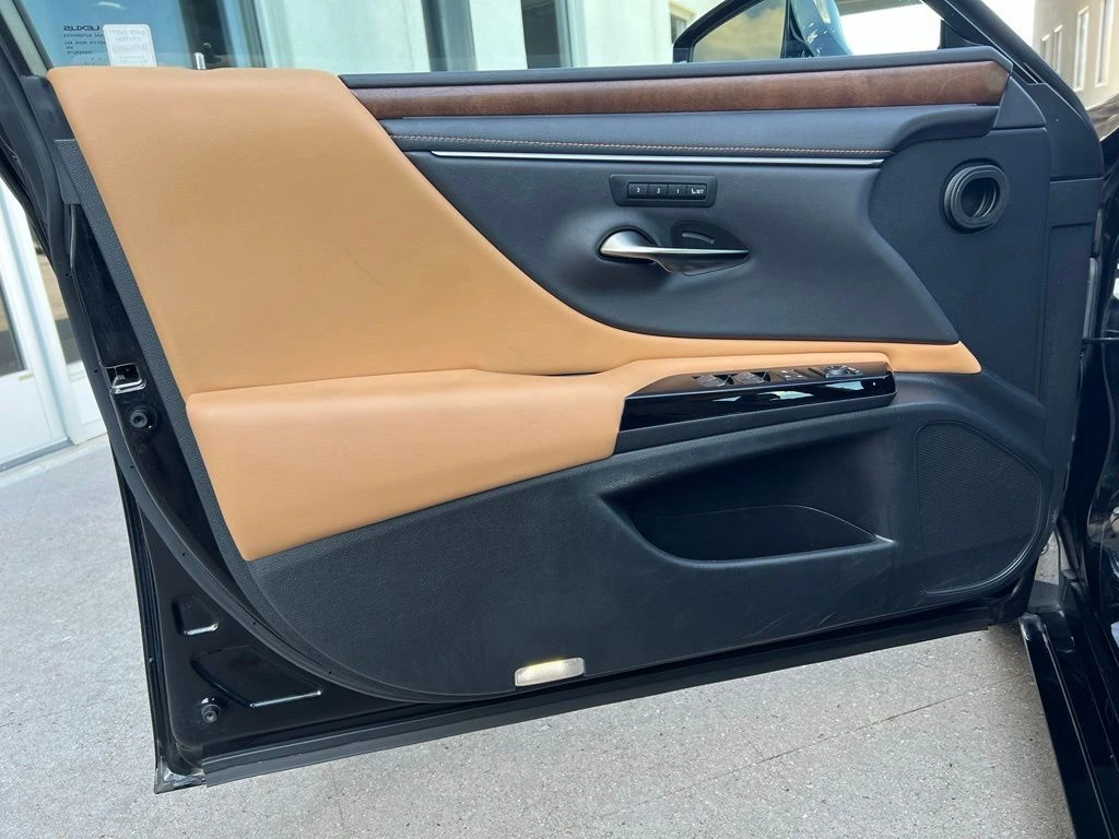 2024 Lexus ES 350 - Photo 10