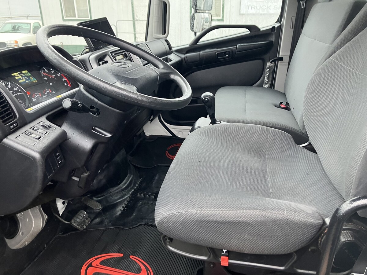 2019 Hino 268 in Portland, OR — photo 8