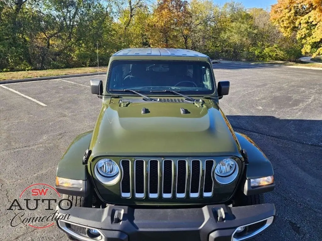 2022 Jeep Wrangler Unlimited Sahara photo 3