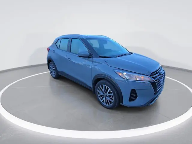 2023 Nissan Kicks SV photo 2