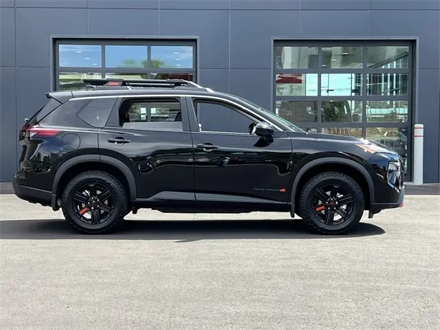 2026 Nissan Rogue SV photo 6