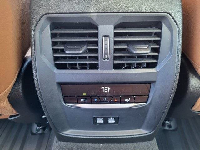 2026 BMW 3 Series 330i - Photo 18