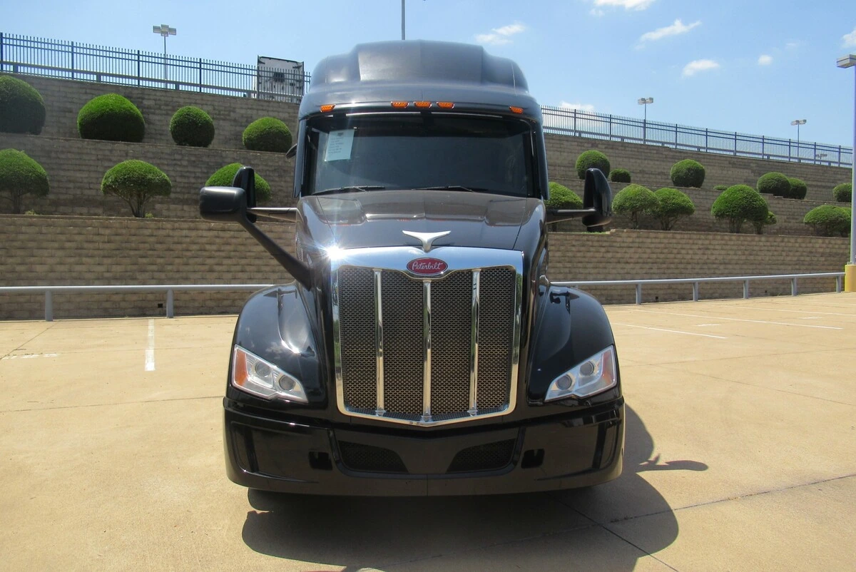 2023 Peterbilt 579 — photo 7