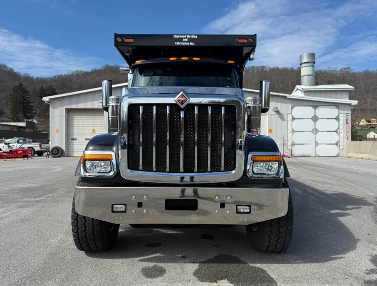 2026 International HX - image 2