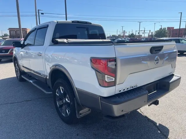 2021 Nissan Titan Platinum Reserve photo 3