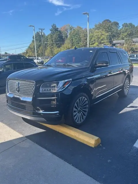 2019 Lincoln Navigator L Reserve photo 2