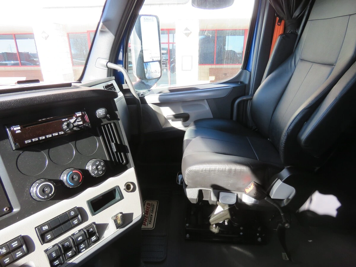 2022 Freightliner Cascadia - image 15