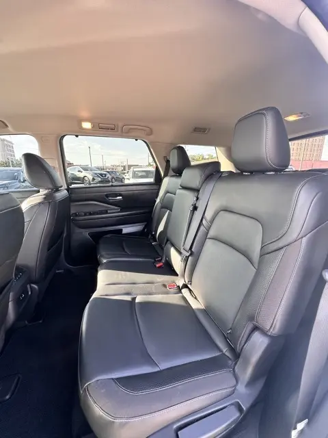 2022 Nissan Pathfinder SL photo 26