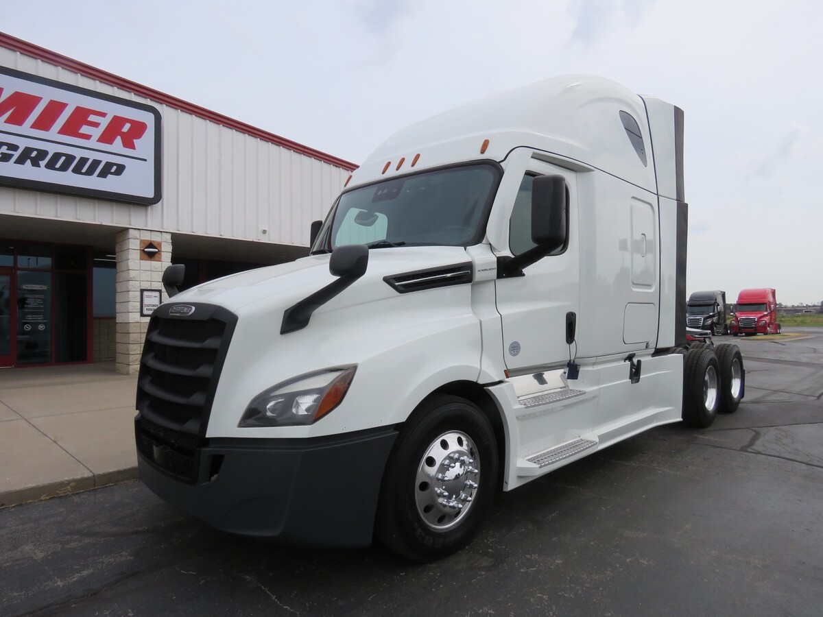 2022 FREIGHTLINER Cascadia