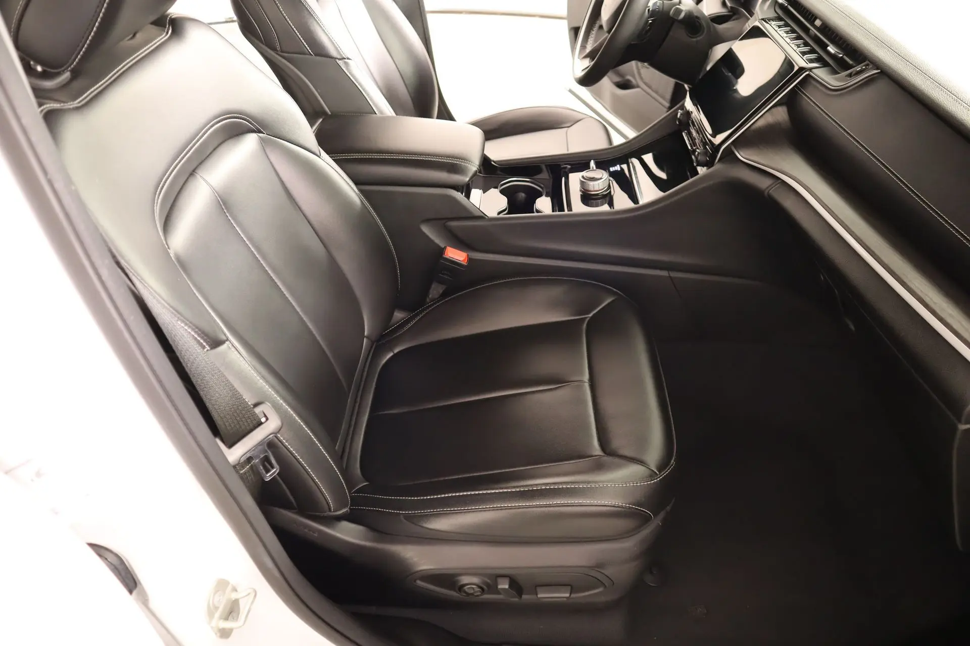 2023 Jeep Grand Cherokee Limited photo 12