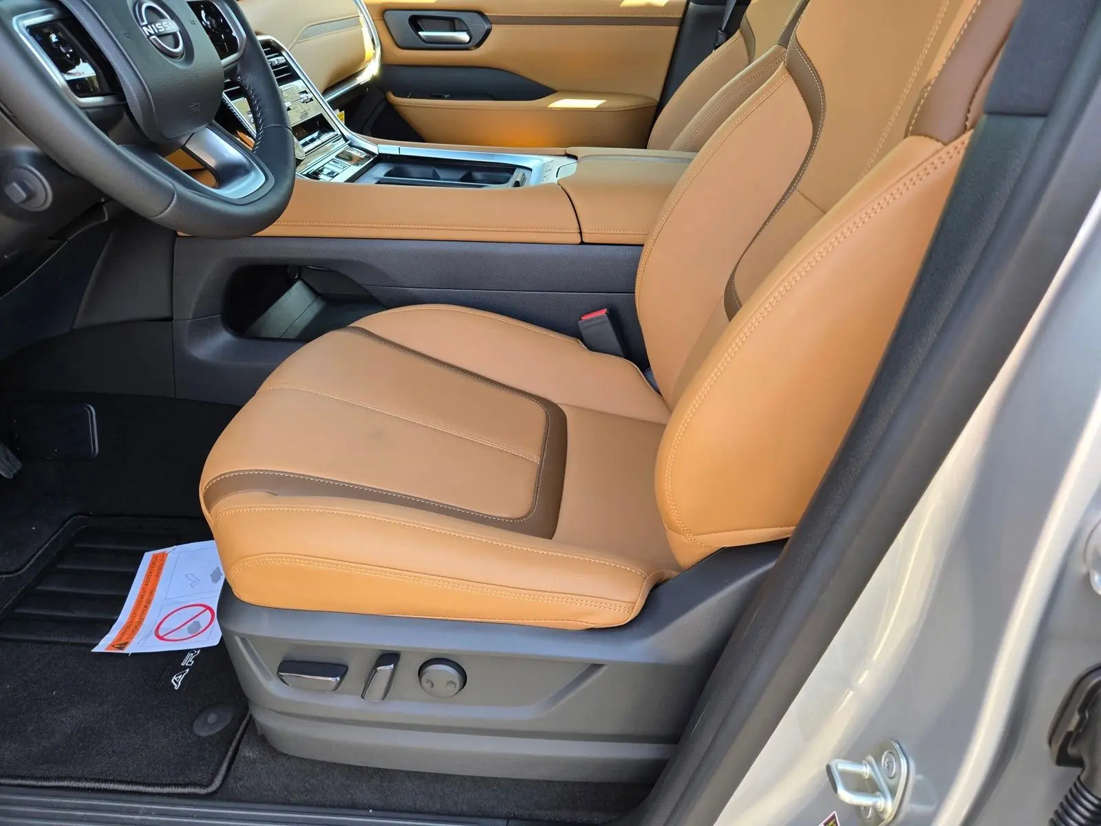 2025 Nissan Armada SL photo 8