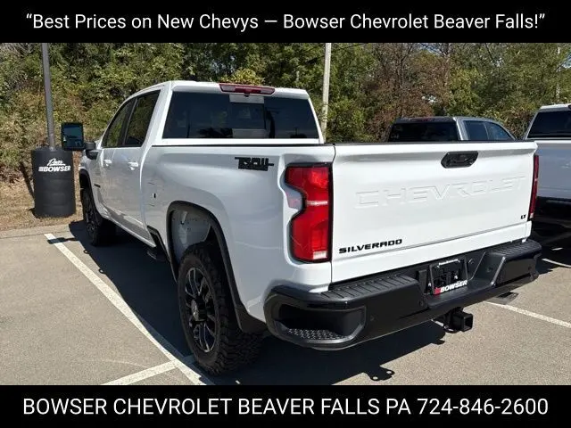 2025 Chevrolet Silverado 2500HD LT photo 3