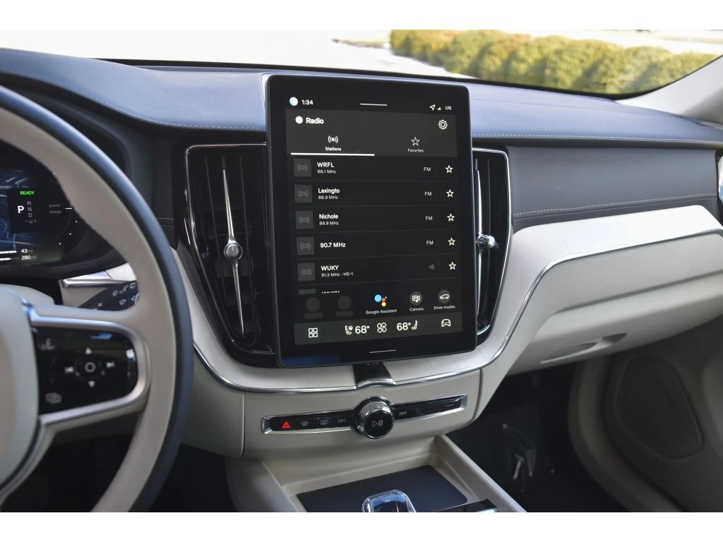 2026 Volvo - image 18