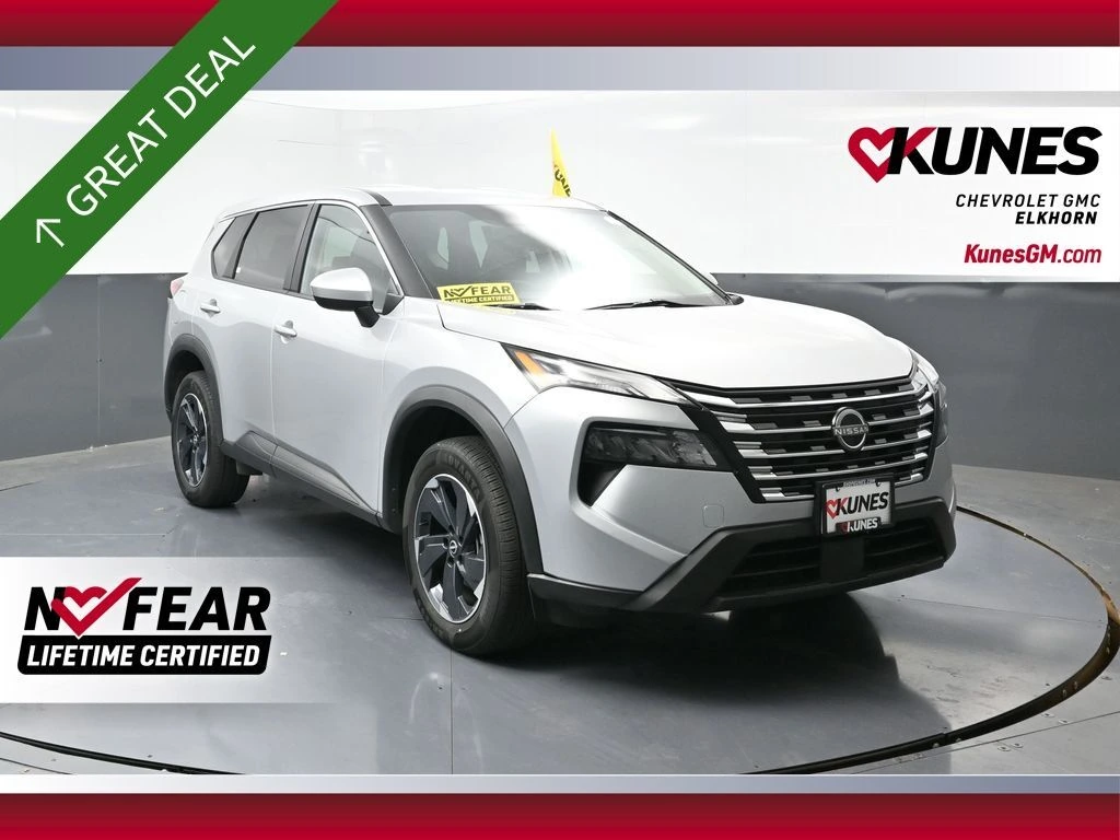 2024 Nissan Rogue SV's photo