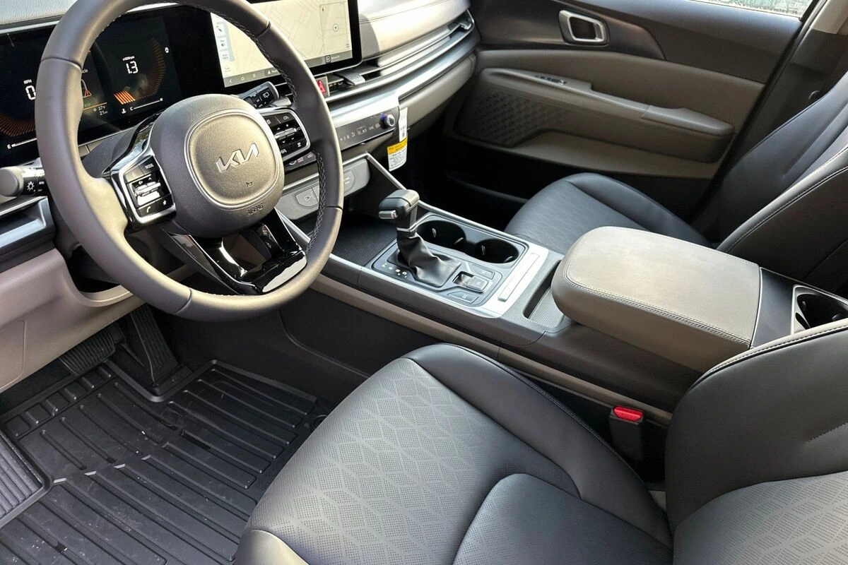 2026 Kia Carnival LXS - Photo 6