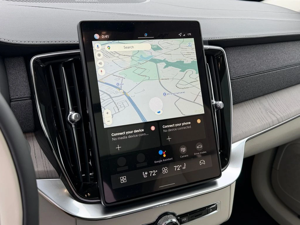 2026 Volvo - image 19