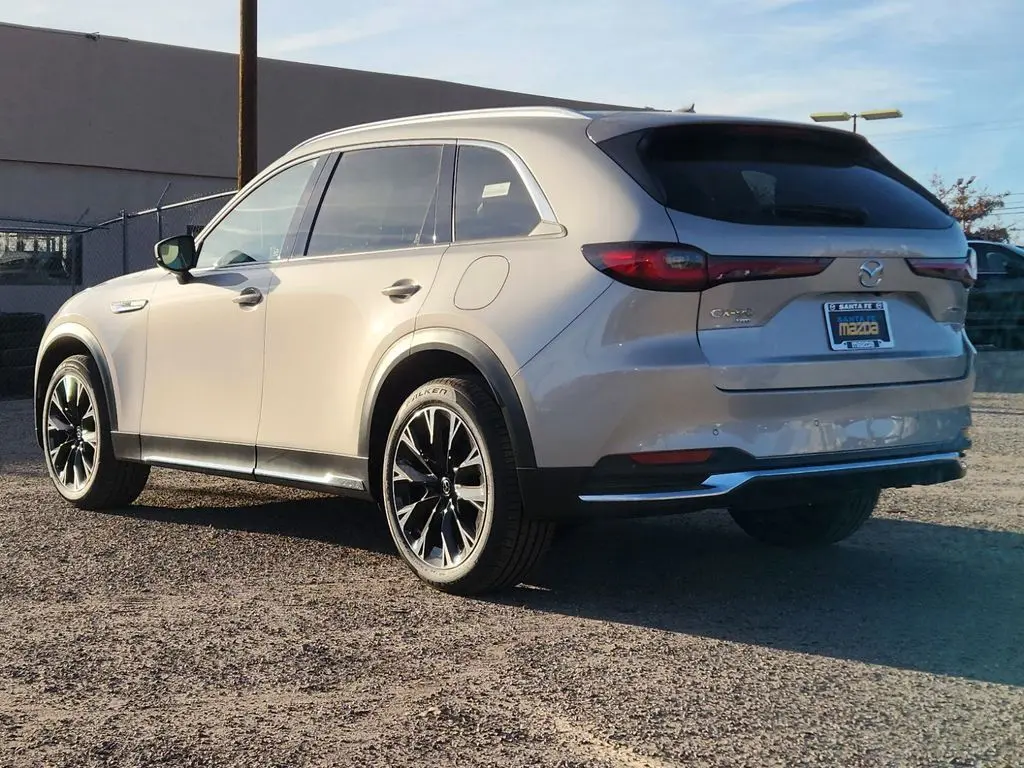 2025 Mazda CX-90 Premium Plus photo 3