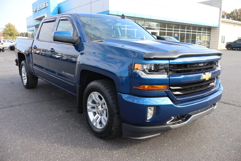Used 2017 Chevrolet Silverado 1500 LT Z71 with VIN 3GCUKREC1HG180129 for sale in Randolph, OH