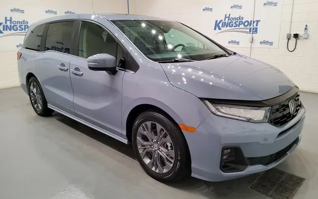 2026 Honda Odyssey Touring's photo
