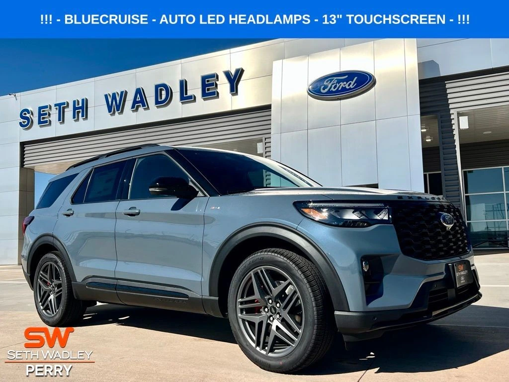 2025 Ford Explorer ST-LINE's photo