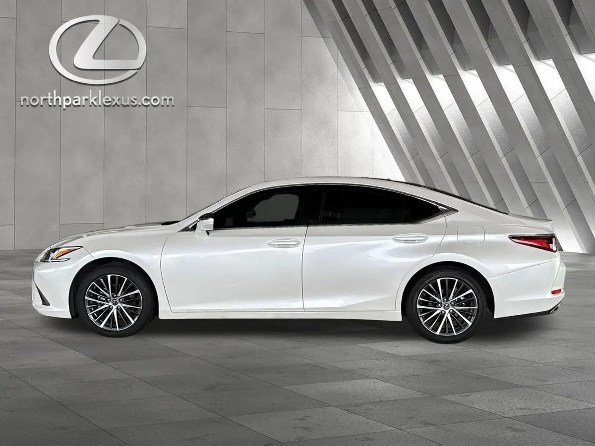 2025 Lexus ES 350's photo