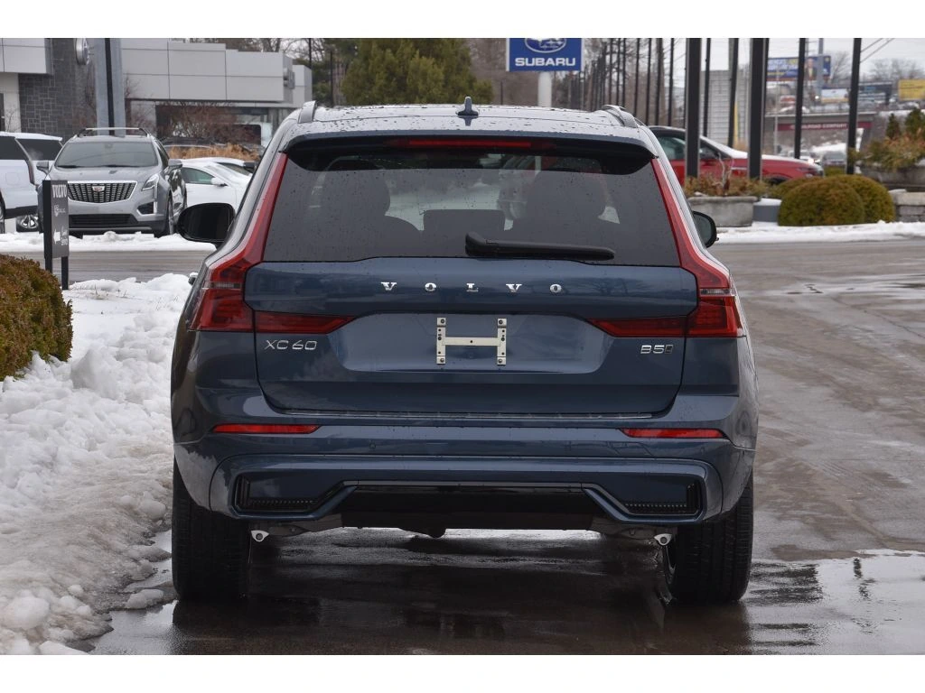 2026 Volvo - image 5