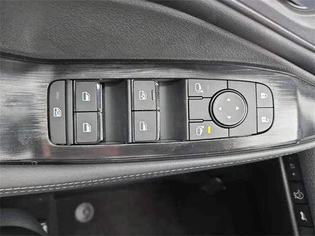 2026 Nissan Rogue SV photo 30