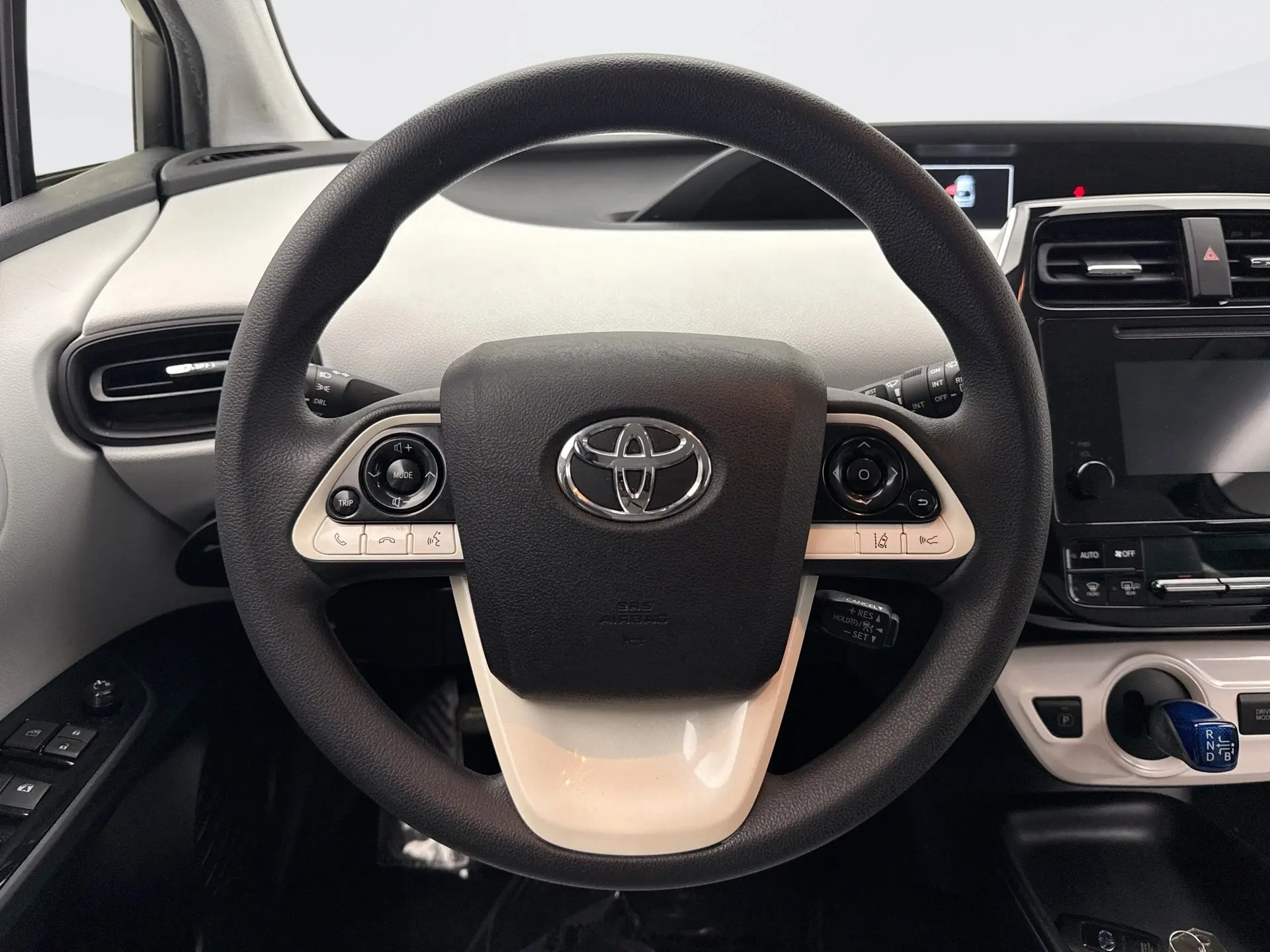 2017 Toyota Prius One Two photo 12